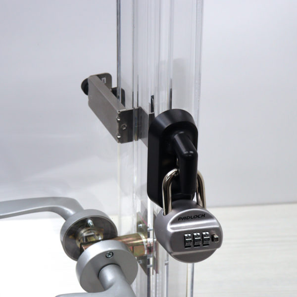 快適防犯　どあロックガード　南京錠タイプ　外開きドア用　南京錠付