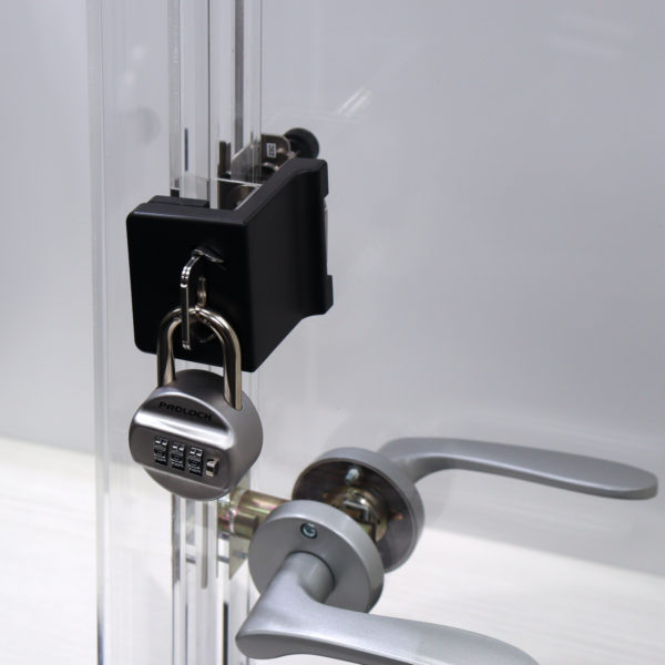 快適防犯　どあロックガード　南京錠タイプ　内開きドア用　南京錠付