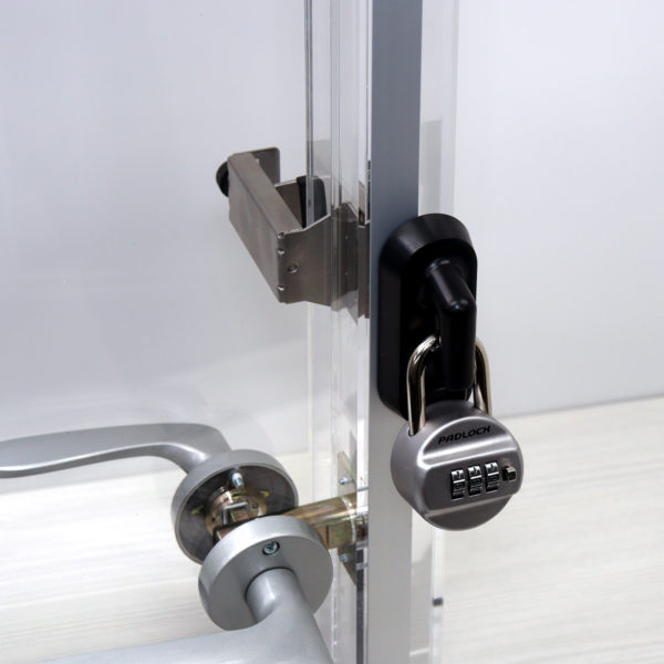 快適防犯　どあロックガード　南京錠タイプ　カブセ扉用　南京錠付