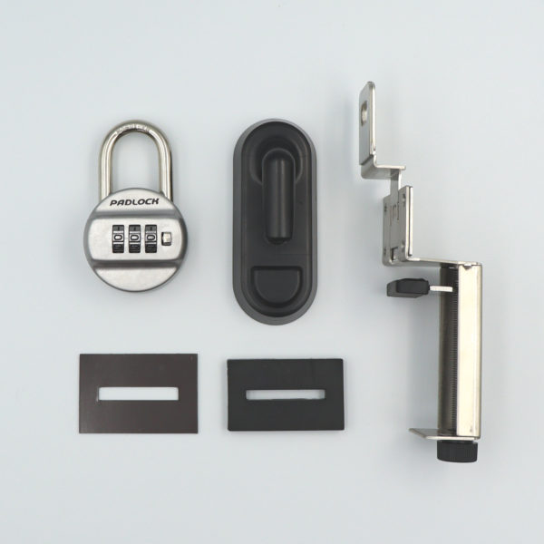 快適防犯　どあロックガード　南京錠タイプ　カブセ扉用　南京錠付